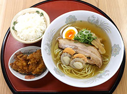 函館塩ラーメン+ザンギ2ヶ・御飯