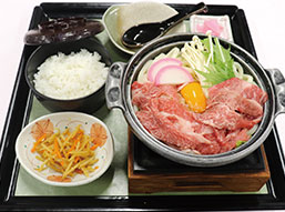 松阪牛鍋焼きうどん